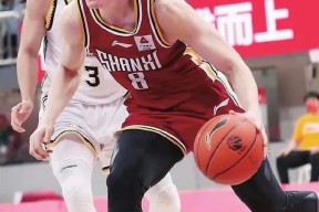 bob体育-篮球赛事中球员技术表现突出，引发专家点评的简单介绍