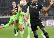 bob体育官方-沃尔夫斯堡战术调整赢得成功，球队士气大振的简单介绍